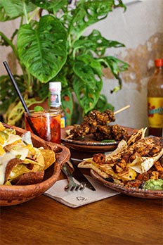 une troisième photo avec des plats délicieux mexicains